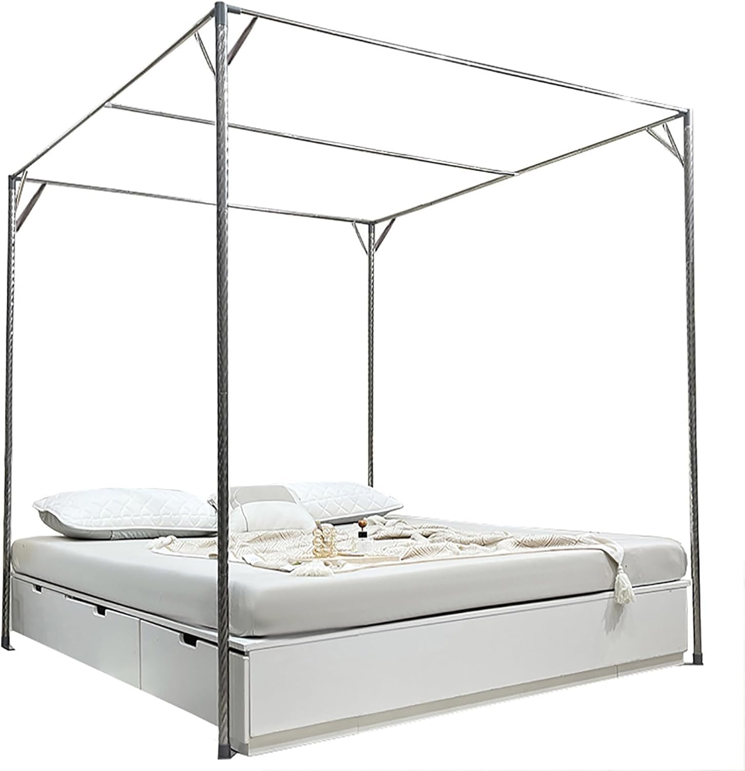 Cama con dosel de acero inoxidable para crear un dormitorio elegante con postes de metal