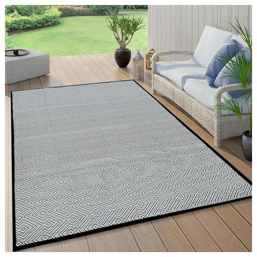 ARSUK Tapis Extérieur en Plastique, 210x150 cm Grand Tapis pour Terrasse, Jardin, Plage, Camping, Balcon, Terrasse Bois, Cour, Véranda – Lavable, Portable, Comfortable, Résistant et Anti-UV