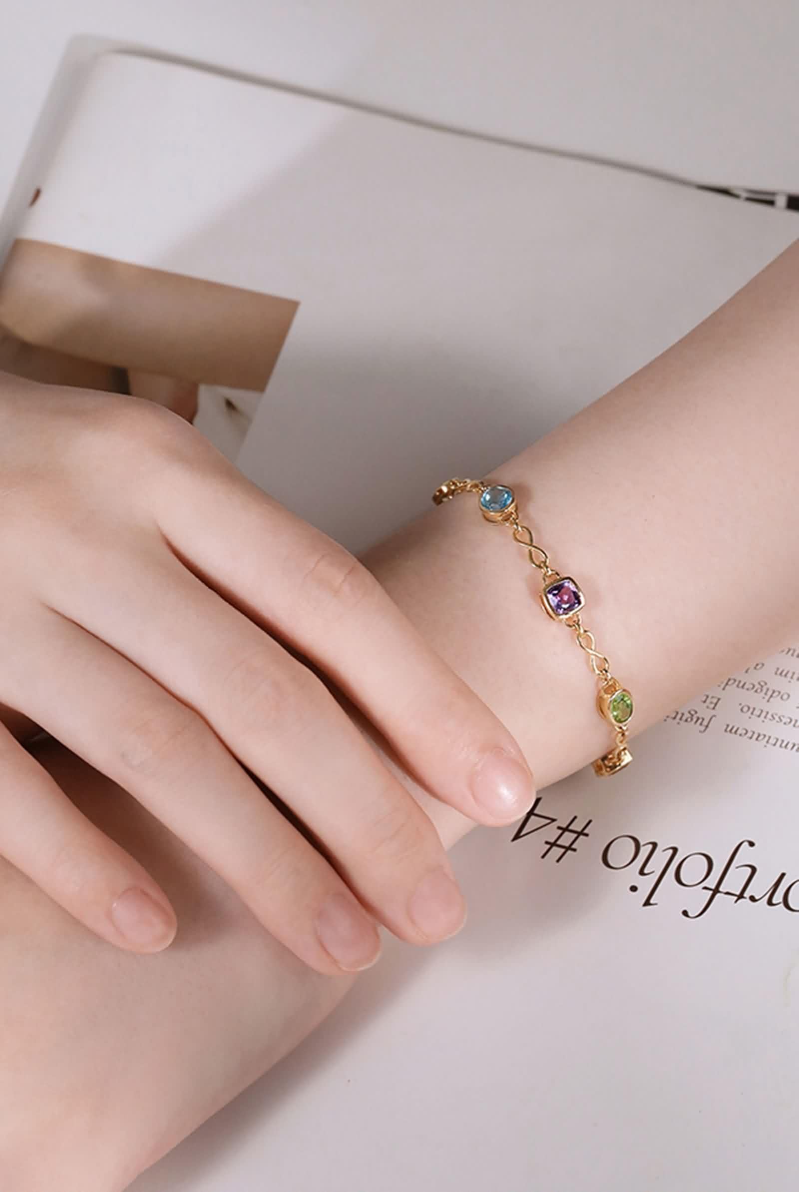 KnSam Joyas auténticas de oro amarillo de 18 quilates Au750 pulseras para mujer, 1,3 ct topacio para mujer, pulseras con infinito, talla redonda, azul, brazaletes con peridoto oro de 18 quilates, 23