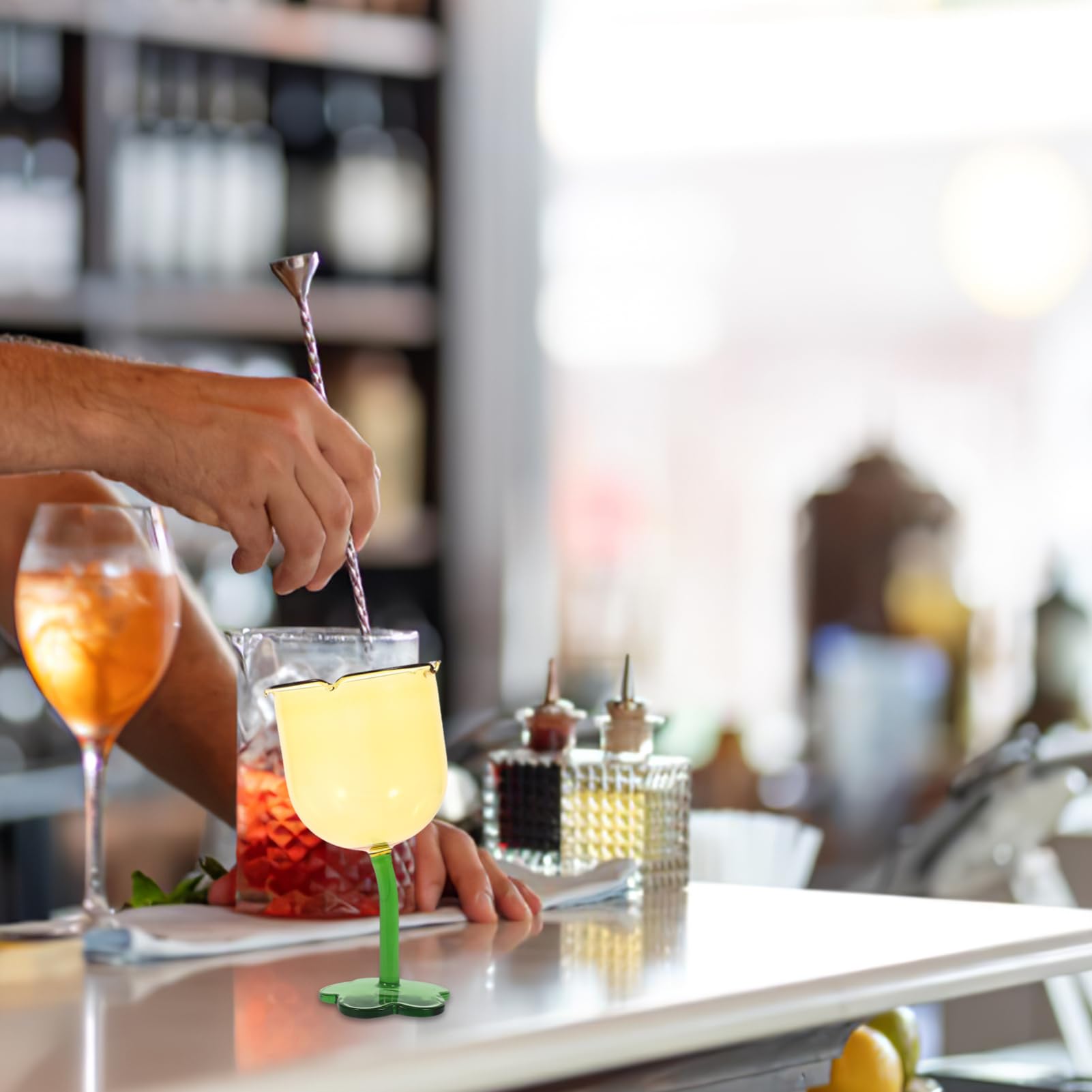 Bicchiere da Vino da 250ml Creativo a Forma di Fiore in Vetro Giallo Multipurpose per Ristoranti e Hotel