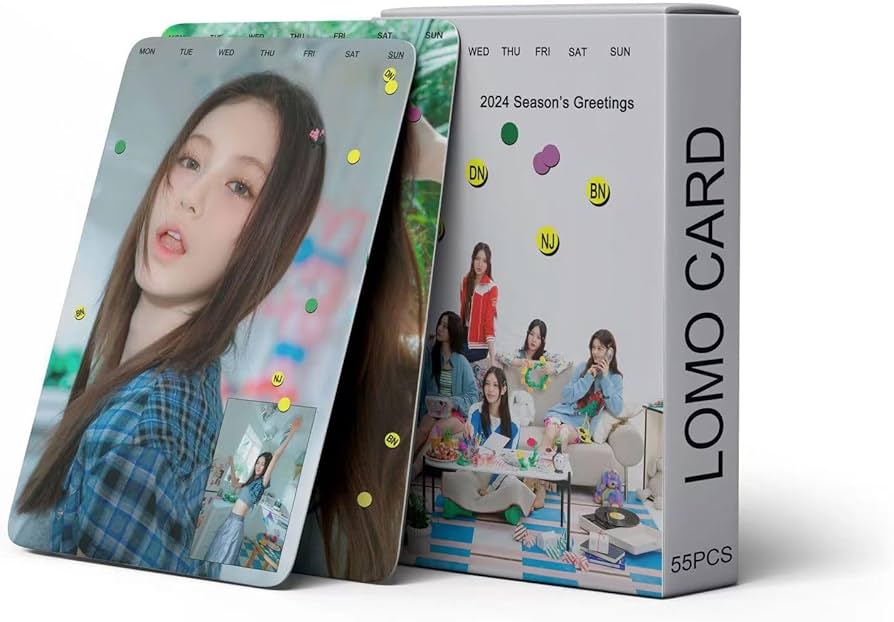 HoluzYX New-Jeans 2024 SEASON'S GREETINGS LOMO CARDS 55 PÇS Álbum HoluzYX New-Jeans 2024 SEASON'S GREETINGS LOMO CARDS 55 PÇS Álbum