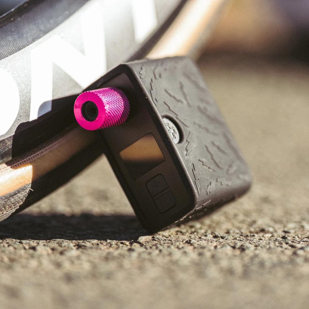 Muc-Off AirMach Mini Gonfleur Électrique Pro – Pompe Digitale Portable avec Écran LED et Batterie USB-C