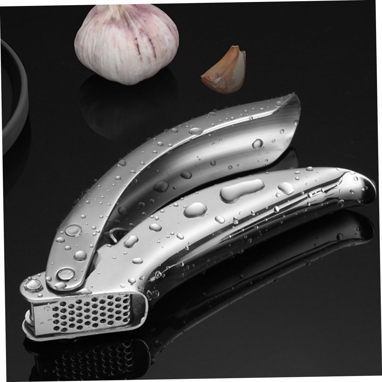Professional Stainless Steel Garlic Press Manual Crusher with Comfortable Handle for Easy Garlic and Ginger Mincing Streamlined Design for Efficient Kitchen Use