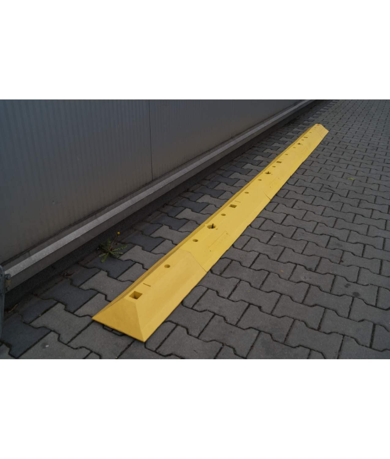 Cordolo stradale per delimitazione corsie Safemax, pratico sistema di connessione a incastro - resistente