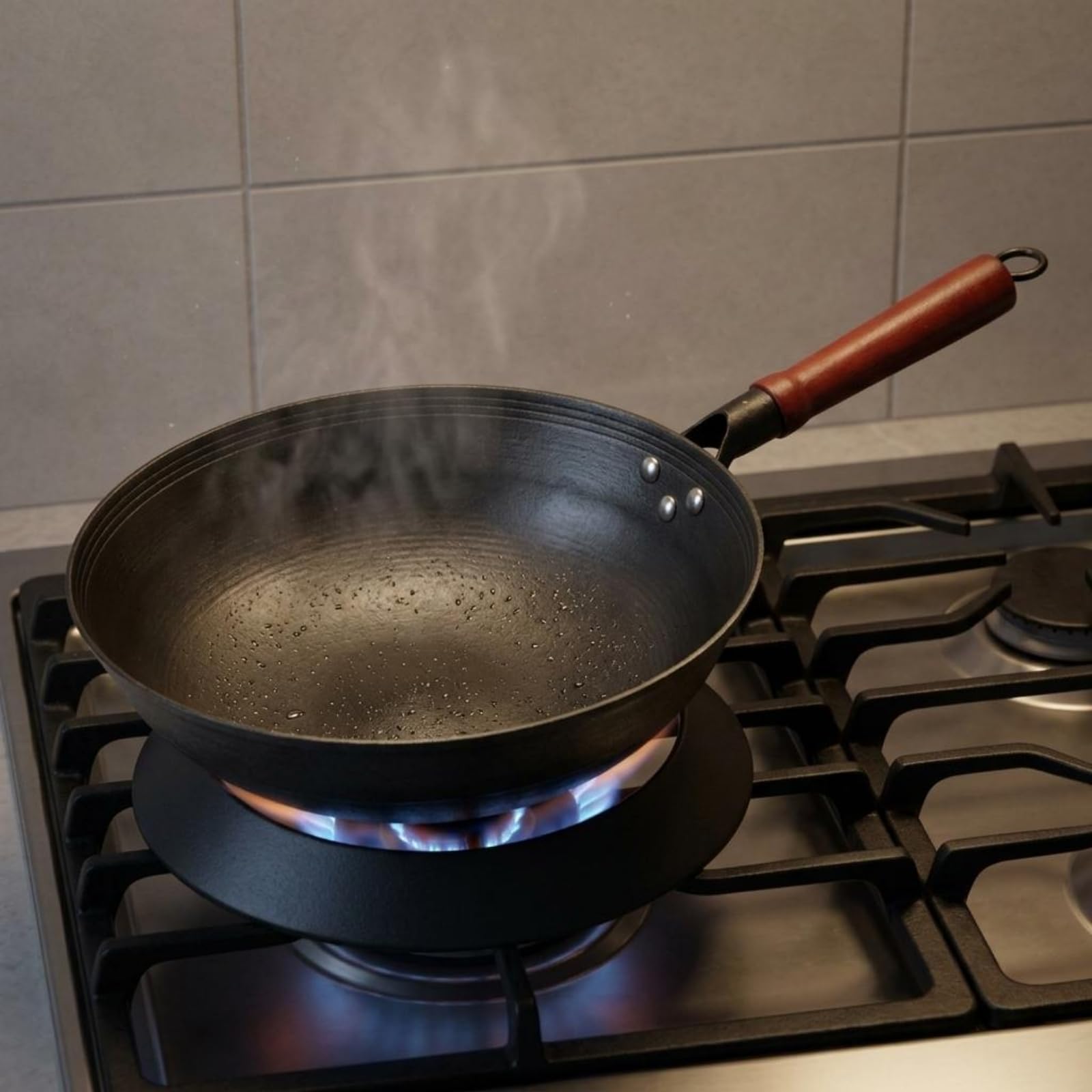 Wok de Hierro Fundido Sartén Olla Cazo con Fondo Redondo para Cocción Ágil y Aromática Superficie Curada Que Evita, 30 Cm, Olla Individual De Fondo Redondo De 30 Cm