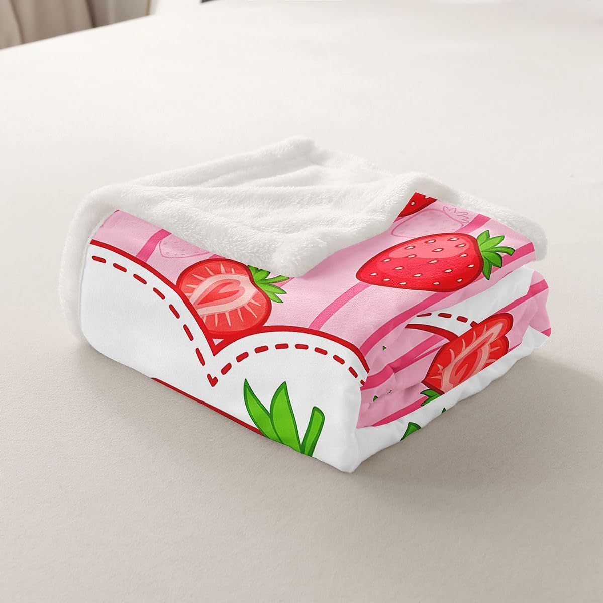 Feelyou Strawberry Fleece Throw Blanket Personalized Initial Z Sherpa Blanket for Kids Women Men Plush Fuzzy Kawaii Strawberries Twin 60"x80" for Bed Couch Chair Living Room Bedroom Decor image 4