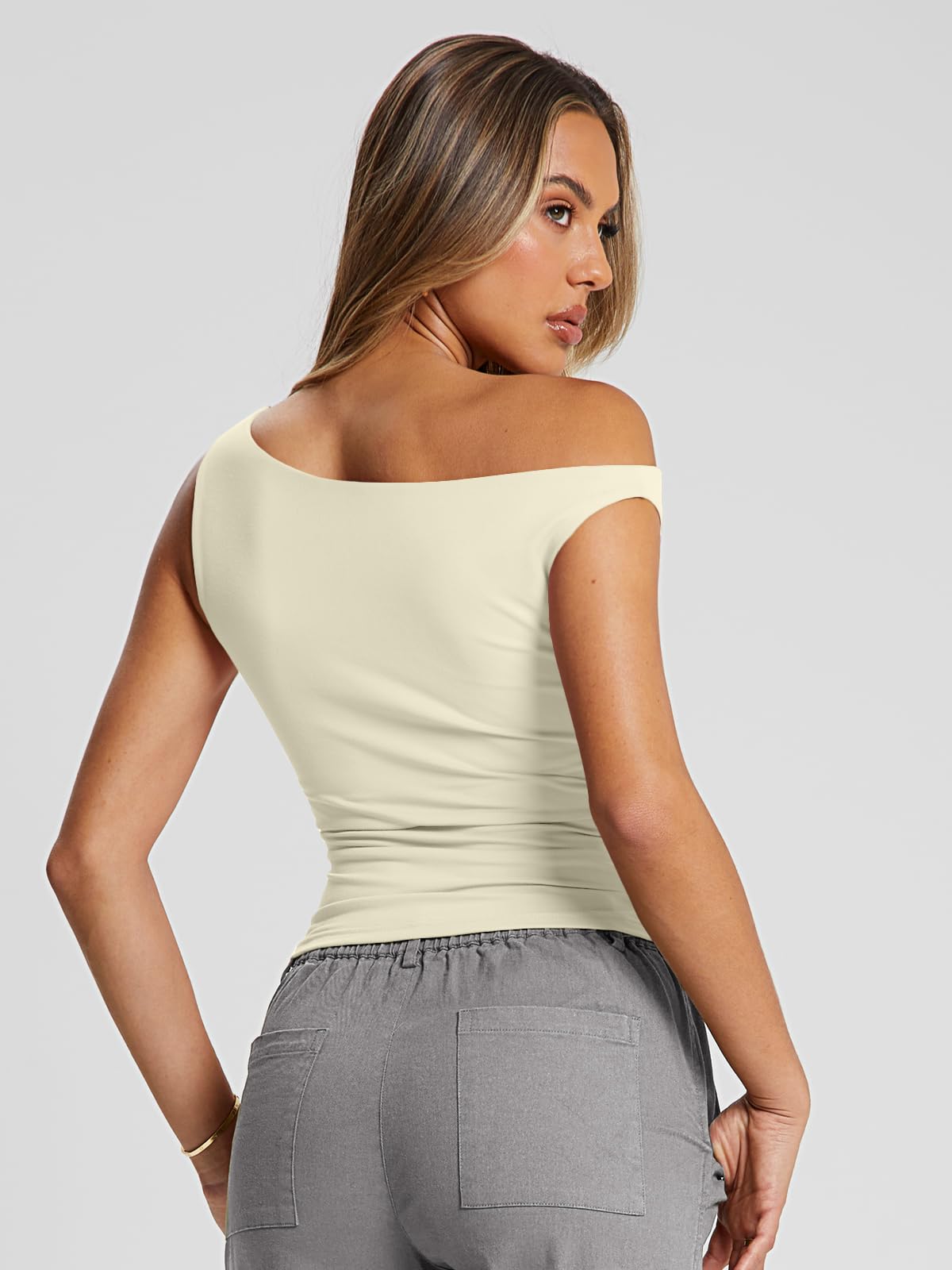 Trendy Queen - Blusa de verano para mujer, con hombros descubiertos, camisetas cortas sin mangas, ropa de moda, primavera