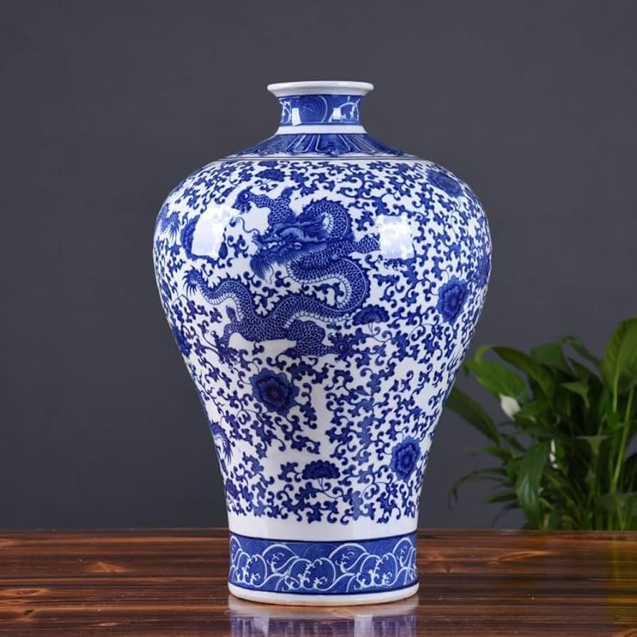 青白磁ドラゴン模様の花瓶　景徳鎮　大清雍正年製 Amazon.co.jp: クラシックな青と白のドラゴン磁器の花瓶、景徳鎮