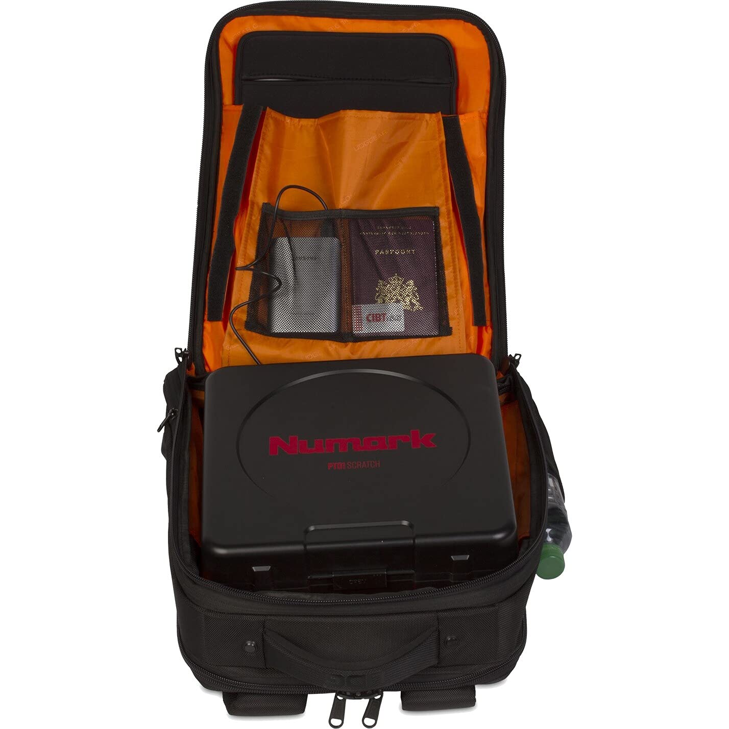 UDG Ultimate Backpack Slim Schwarz, innen Orange (U9108BL/OR) | 17-Zoll-Laptop und Controller in einer Tasche transportieren; wasserabweisendes Nylon; gepolsterte Fächer; Organizer