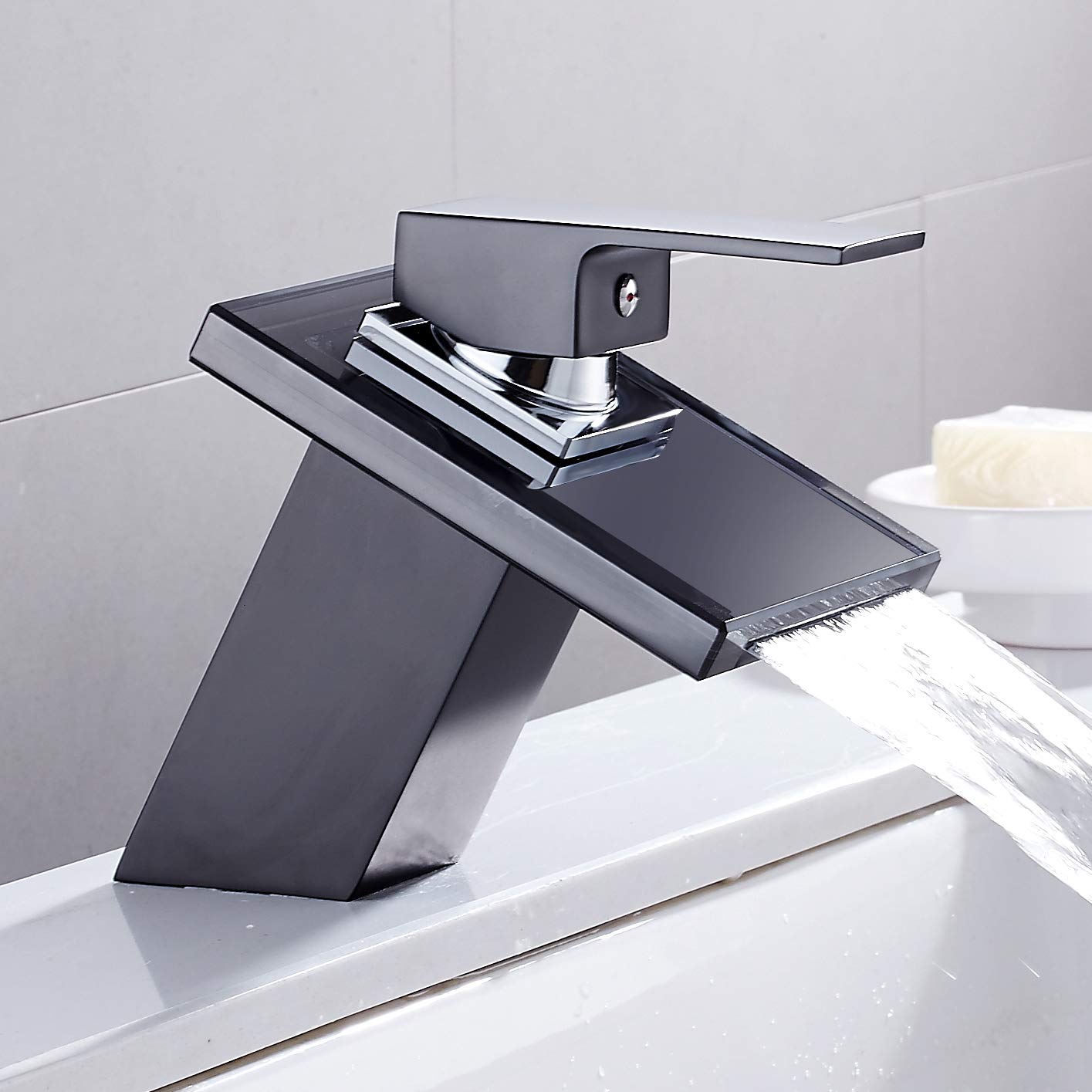 Cascada lavabo fregadero grifo cromado moderno baño palanca grifo vidrio sola manija lavabo grifo negro