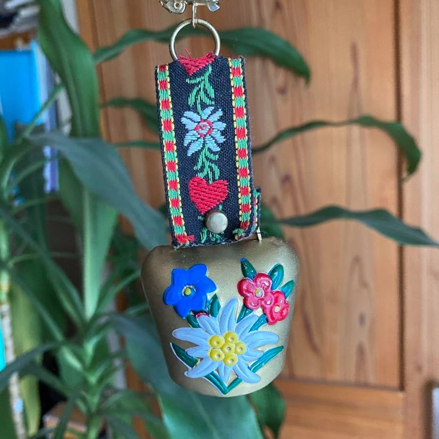 Amazon.co.jp: カウベル 熊鈴 スイス土産熊よけ : スポーツ