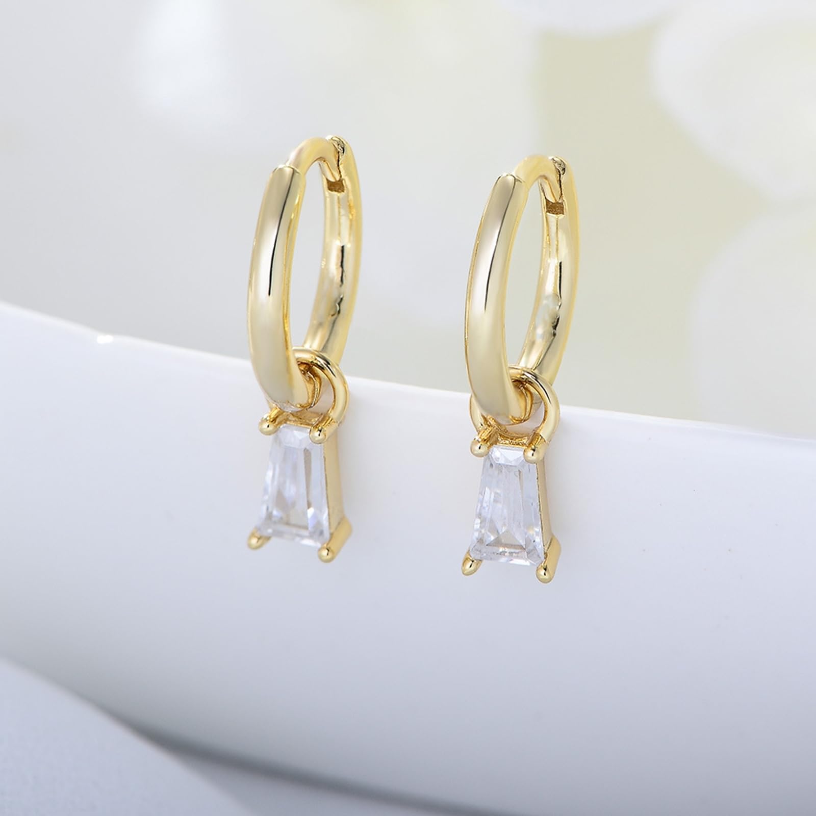 Pendientes de aro de oro blanco/amarillo/platino para mujer con moissanita blanca, aretes minimalistas para mujer dorados