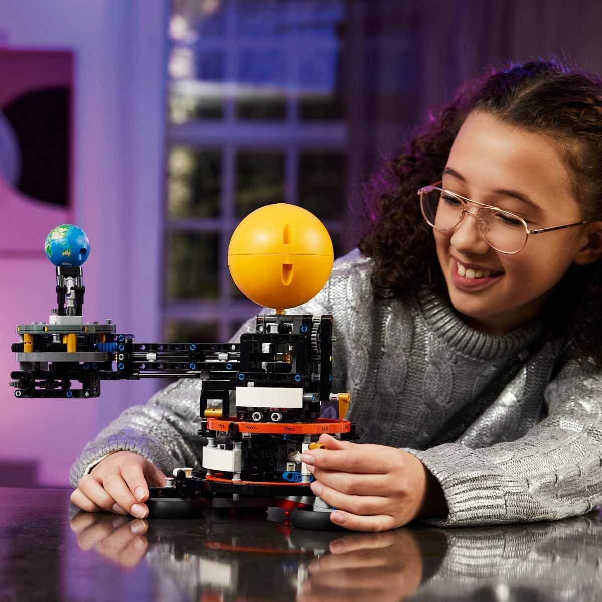 Lego Technic 42179 Sun Earth Moon Model Playset, Gift for Children from 10 Years, Toy to Represent The Solar System, Let Boys and Girls Play Imaginatively and Independently