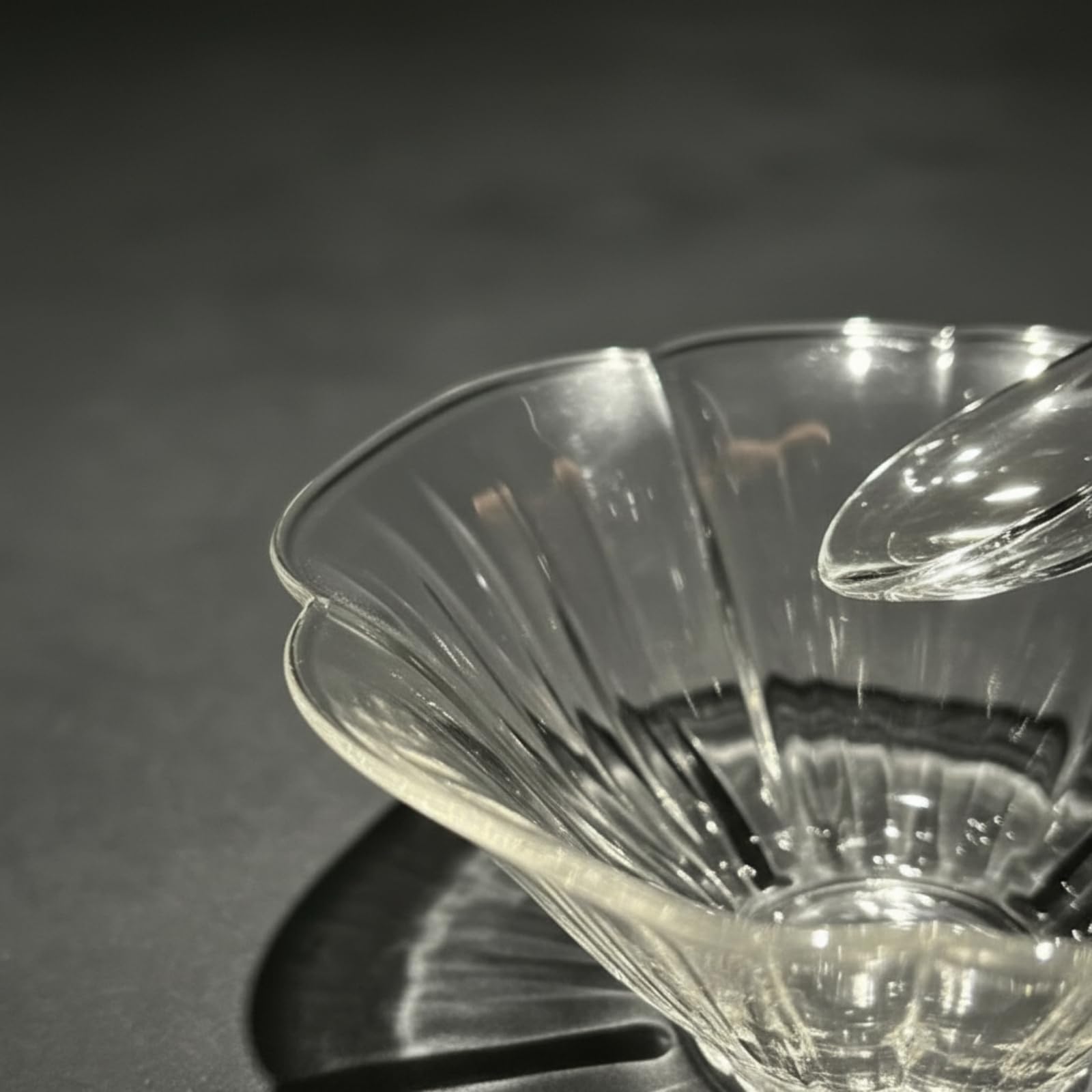 predolo Insalatiera in con Bordo a Petali Ciotola da Portata con Cucchiaio Elegante per Buffet, Ristorante