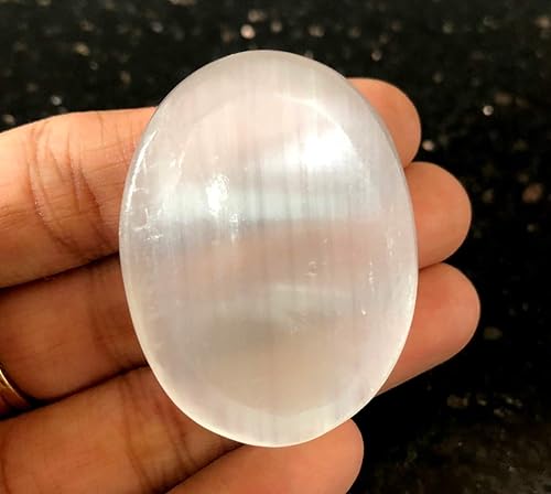 Vista 57 de Hermosa y potente piedra de preocupación de cuarzo transparente con energía positiva, cristal curativo para el pulgar para meditación protectora