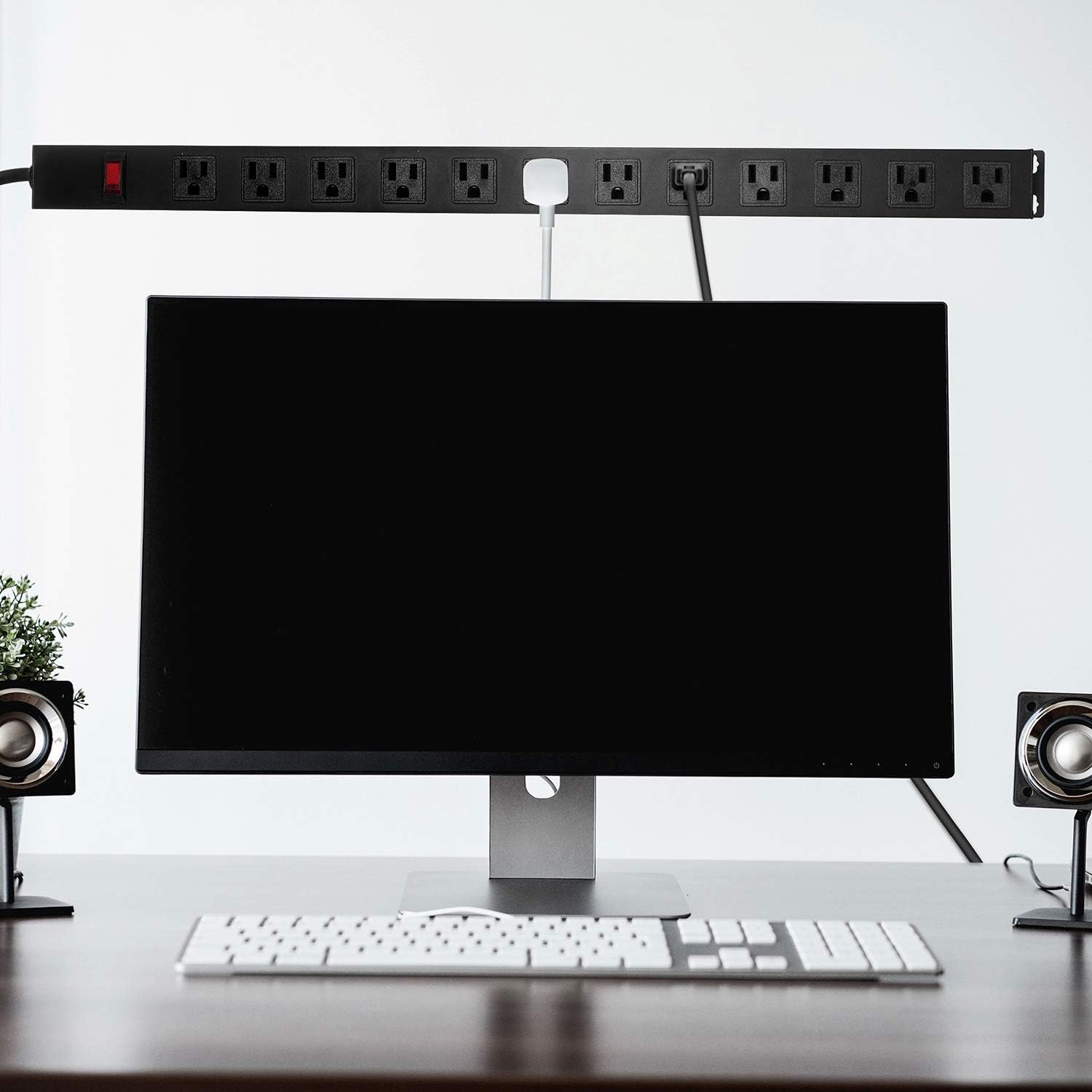 12 Outlet Metal Power Strip, 12 Outlet Power Strip with 6 ft Long Extension Cord, 15A / 125V / 1875w/ 60Hz, Black Power Strip : Electronics