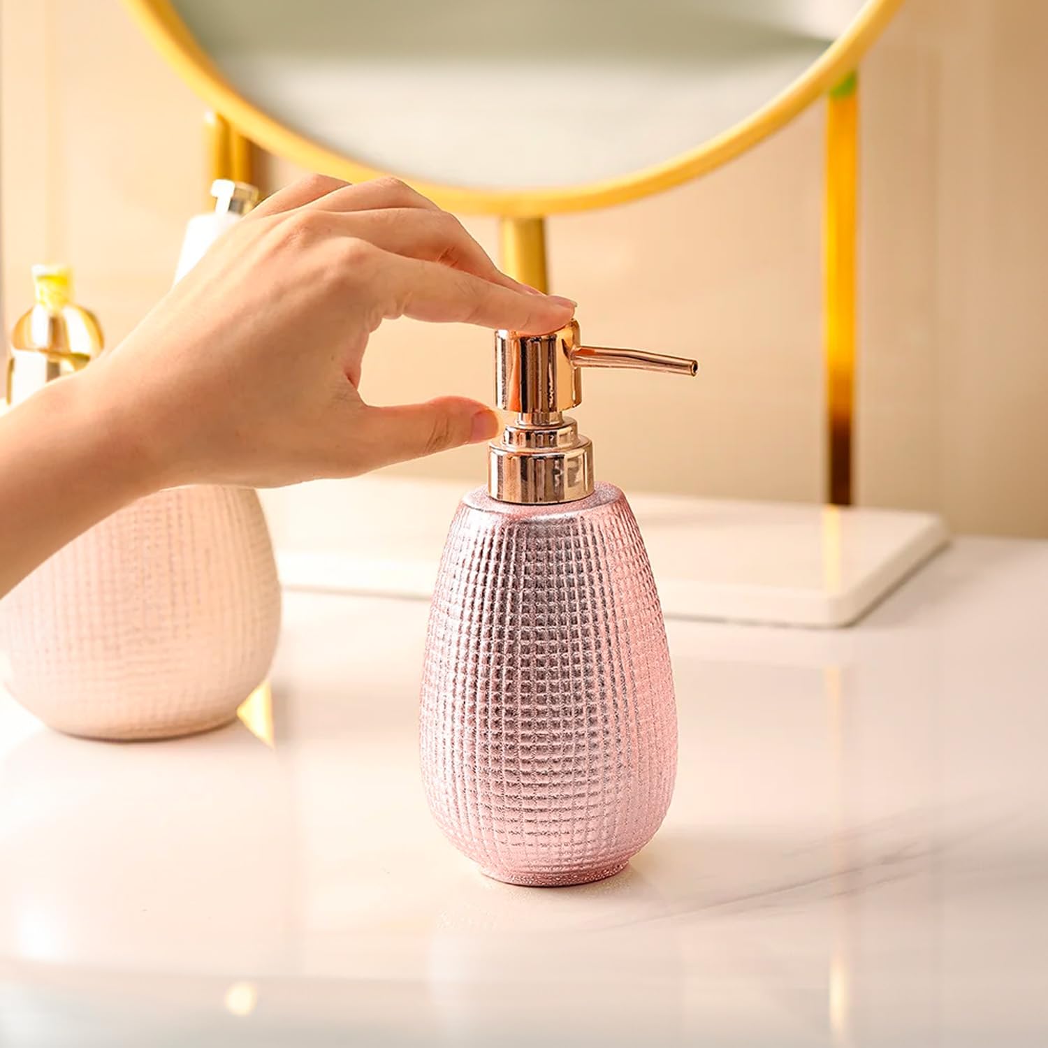 Avilia Kit Accessori da Bagno in Ceramica Oro Rosato - Set Toilet 4 Pezzi, con Dispenser Glitterato, Portaspazzolino, Portasapone, Portascopino