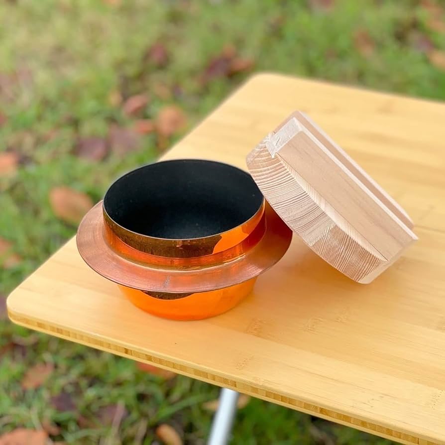 蔵にあった小振りの銅製湯沸かし釜 蔵にあった小振りの銅製湯沸かし釜