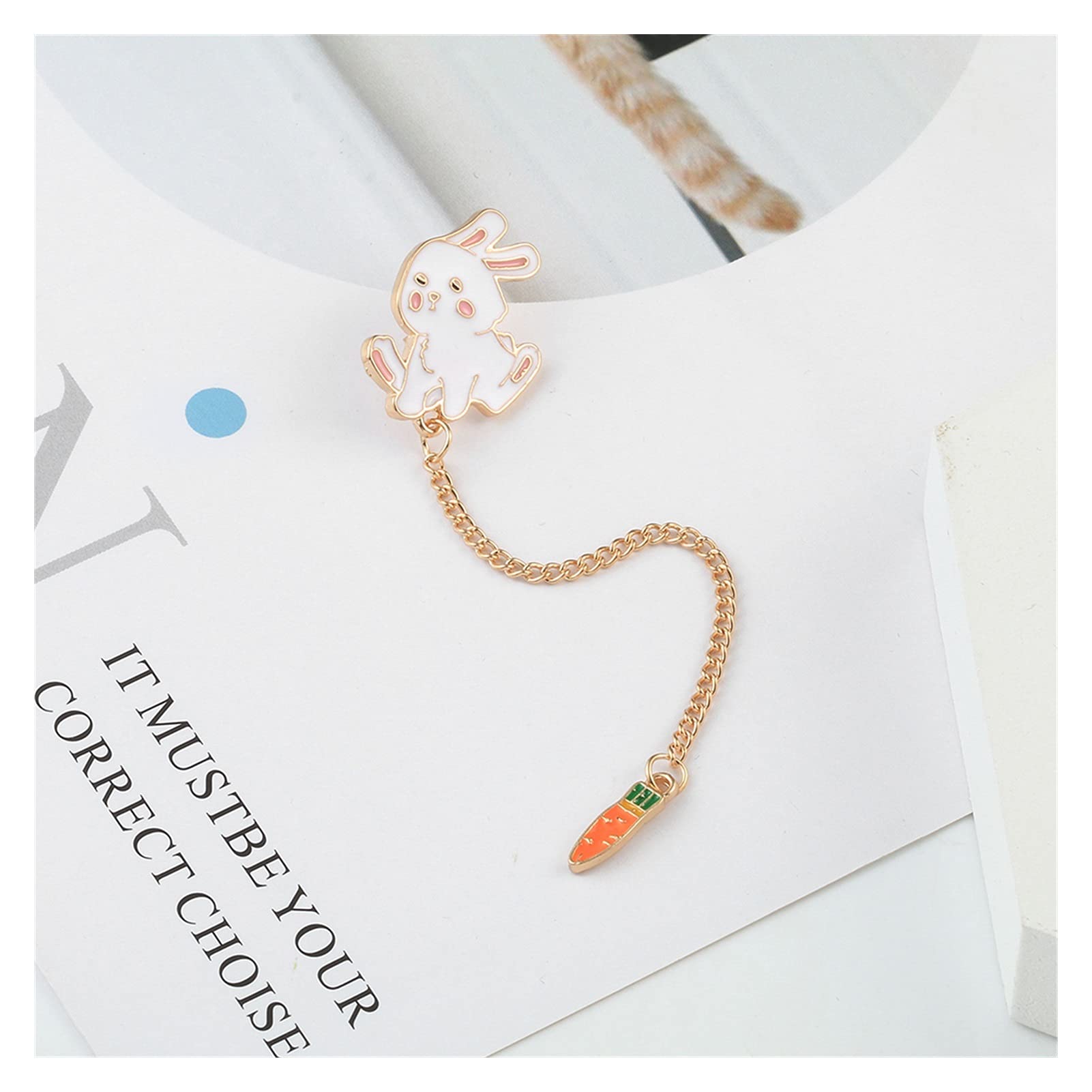 WXKAGF Brosche Karotte Emaille Pins Niedliche Kaninchen Kette Broschen Tiere Abzeichen Frauen Denim Jacken Kragen Anstecknadeln Cartoon Schmuck Geschenke