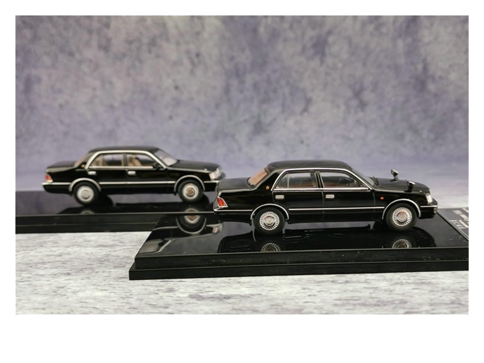 Amazon | スケールダイキャストカーモデル 1:64 トヨタ クラウン