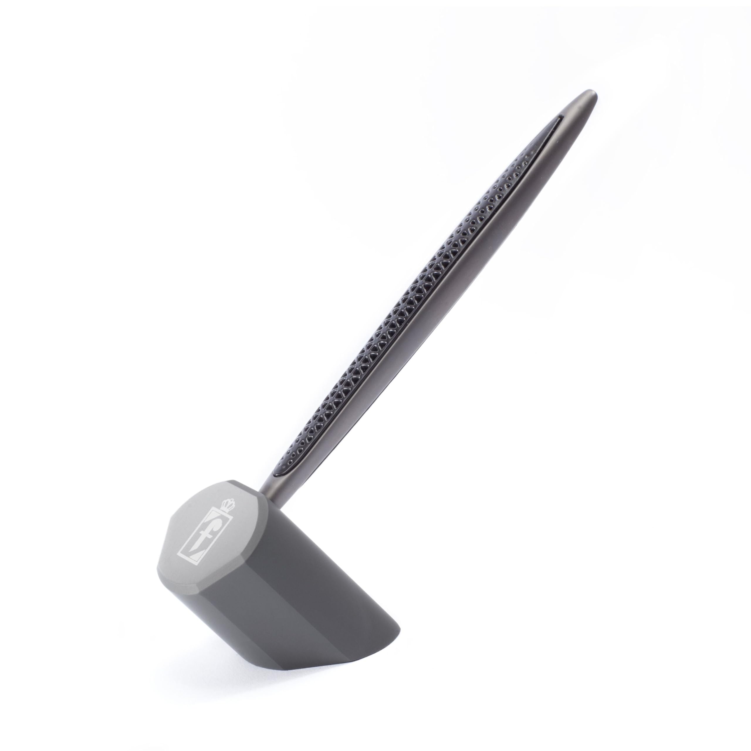 Pininfarina segno Cambiano Transitions | Pennino con penna a sfera e supporto inclinato da tavolo | Penna a sfera inchiostro nero | Corpo in titanio