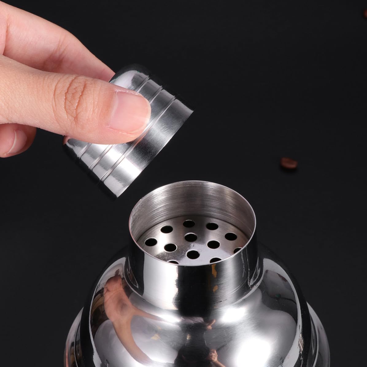 Kit Cocktail Professionnel Shaker à Cocktails 4 Pièces en Acier Inoxydable Doseur et Becs Verseurs, Préparation de Boissons Alcoolisées à Domicile