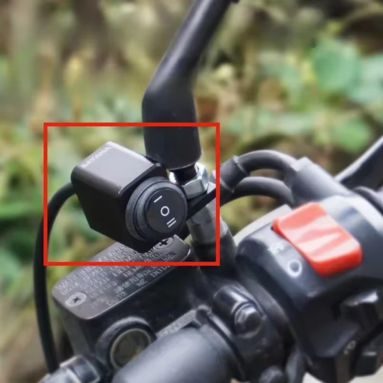 Interrupteurs De Moto De 10 Mm De Diamètre Base De Rétroviseur En Plastique Phare Double Clignotant Interrupteurs Multifonctions Modifiés Contacteur d'Allumage(Right Hole)
