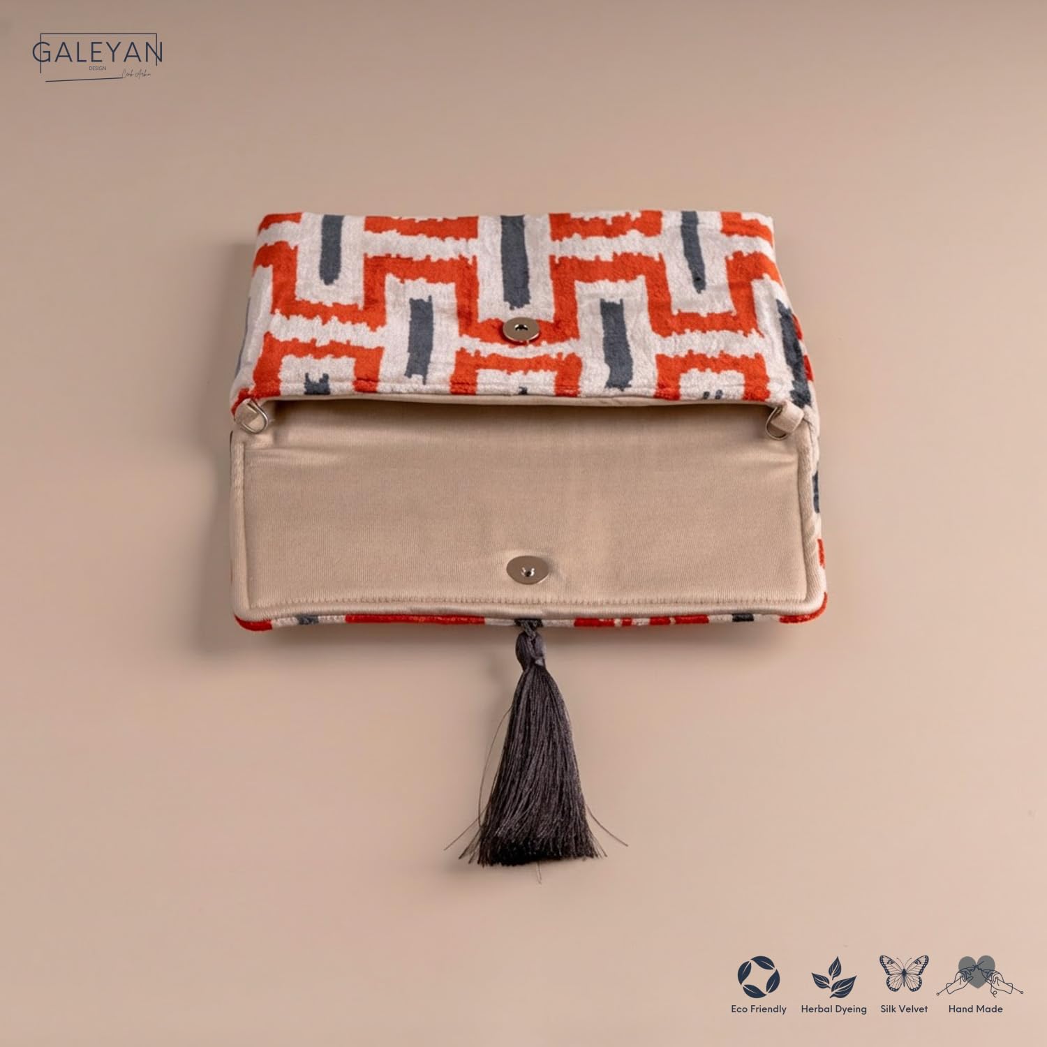 Bolso Ikat de terciopelo de seda hecho a mano, estilo sobre, diseño bohemio, patrón étnico, opción de correa de cadena, bolso de mano de fiesta de noche, bolso de mano de alta calidad, blanco