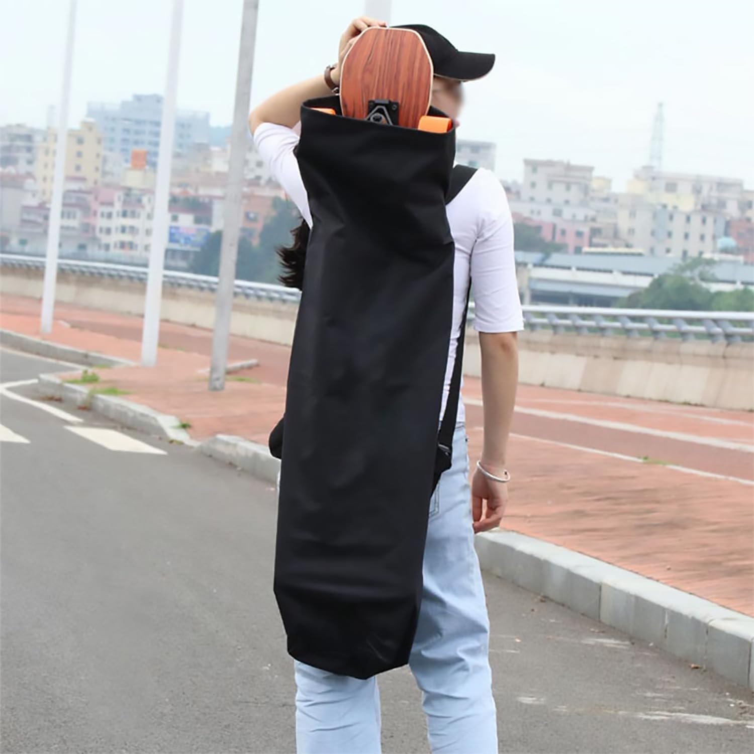Sac à Dos imperméable pour Skateboard Léger et Pliable pour Les trajets Quotidiens et Les Voyages | Sangles réglables et Fermeture à Cordon | Sac de Transport Compact (90 cm x 38 cm)