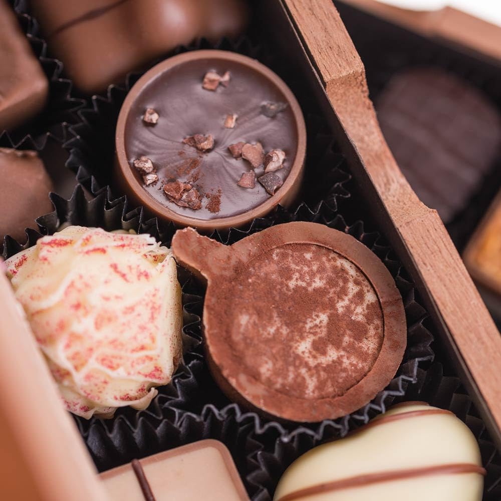 Chocolaterie - Vatertag - Pralinen - 20 Edle Pralinen | Geschenk | Vater | Geburtstag | Weihnachten | Geschenkidee | Schokolade | Süßigkeiten | Vatertagsgeschenk | Weihnachtsschokolade