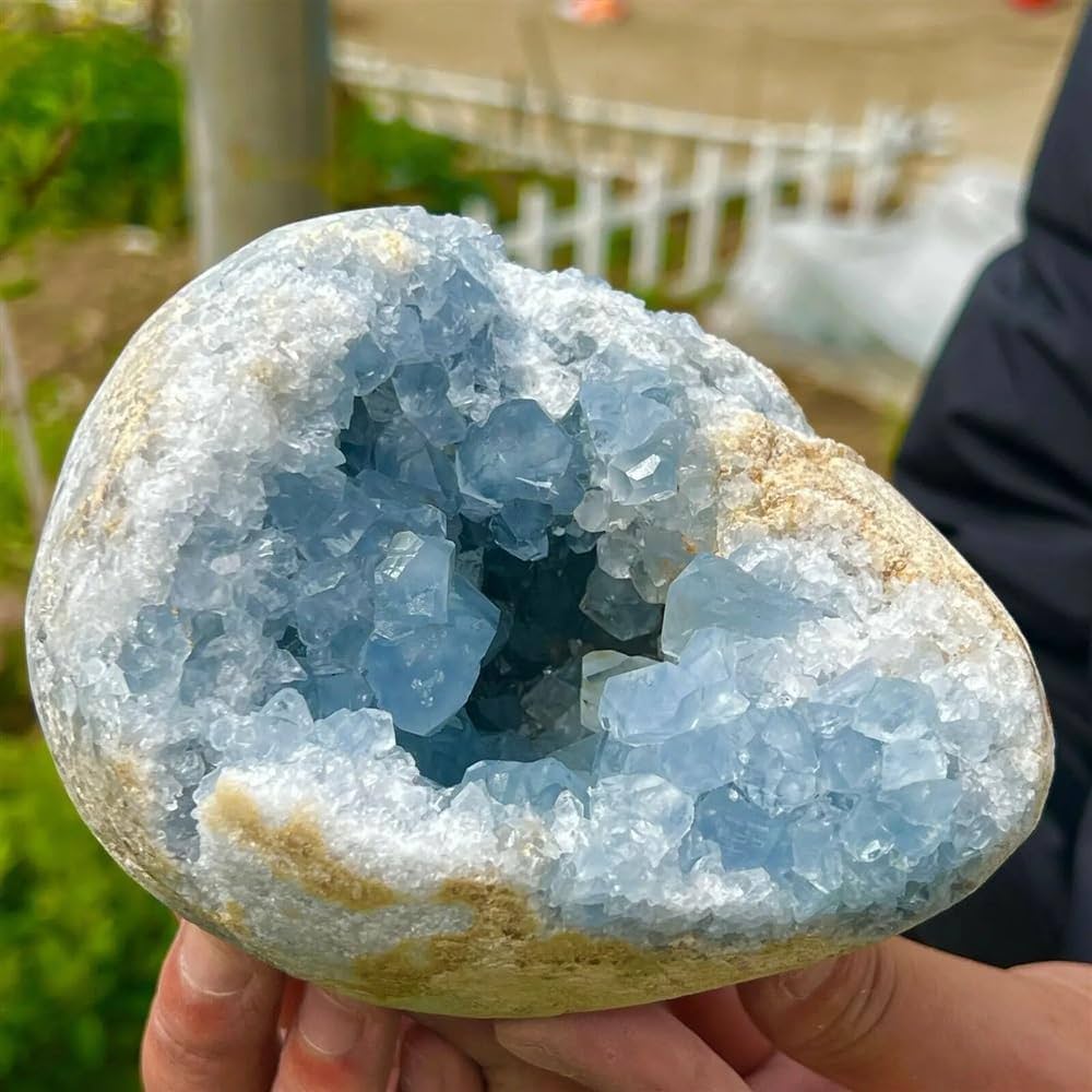 セレスタイトクラスター　ジオード セレスタイト・クラスター・ジオード Blue Cave マダガスカル産