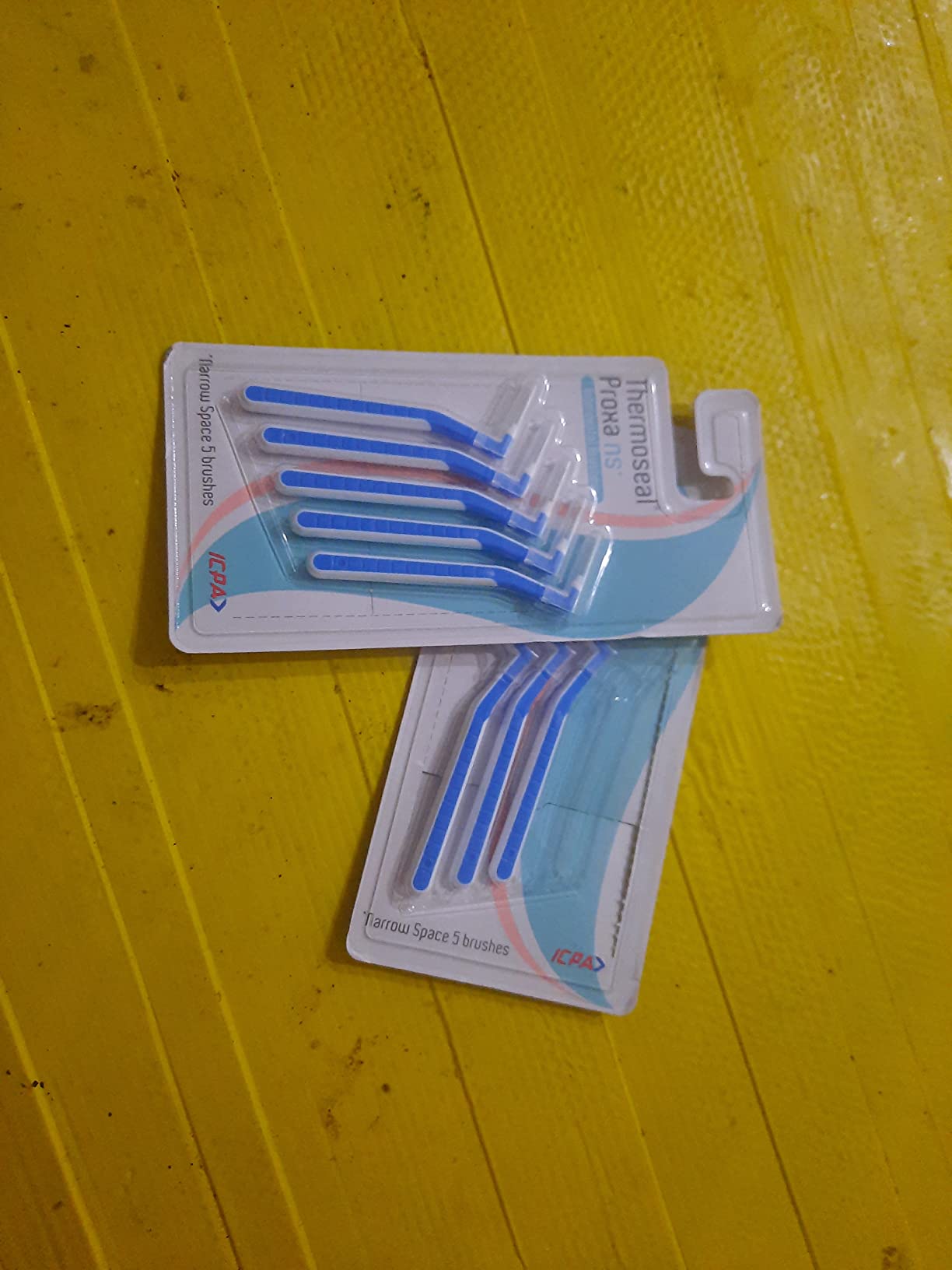 ICPA Thermoseal Proxa Narrow Space Brush (Manual, For Adult, Muticolor