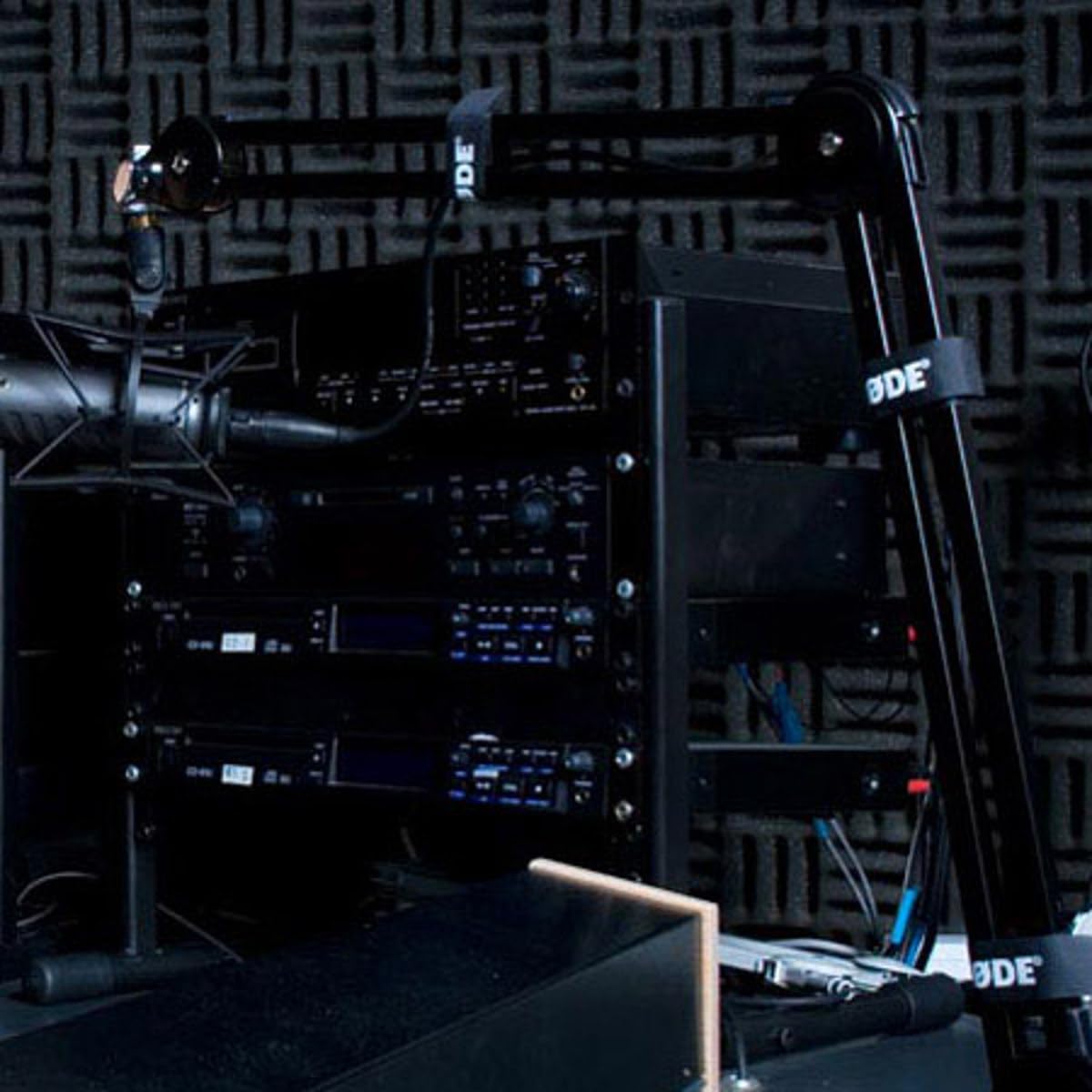 RODE PSA1 Bras Perche de Studio Professionnel, Pour Radio, Broadcast, Studio et Maison, Ressorts Internes Silencieux, Pince de Bureau (Noir)