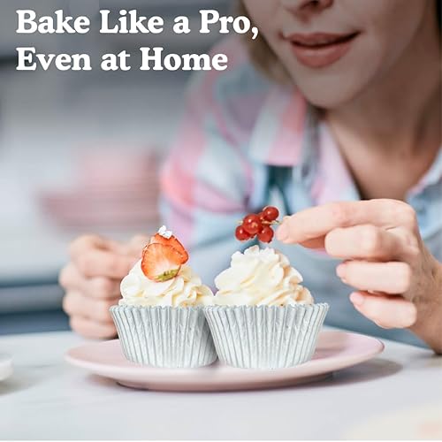 Vista 142 de Regency Wraps Vasos para hornear de grado profesional a prueba de grasa, paquete de 40 unidades, revestimientos estándar, lunares azul cobalto