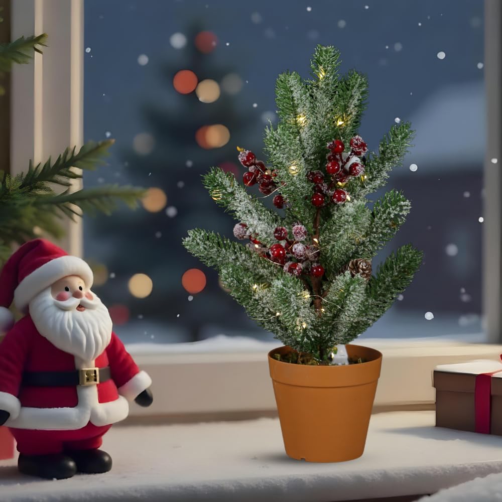 Petit sapin de Noël floqué de neige avec lumière, baies rouges artificielles et pommes de pin pré-éclairées pour intérieur, centres de table, porche, décorations de Noël extérieures (48,3 cm)