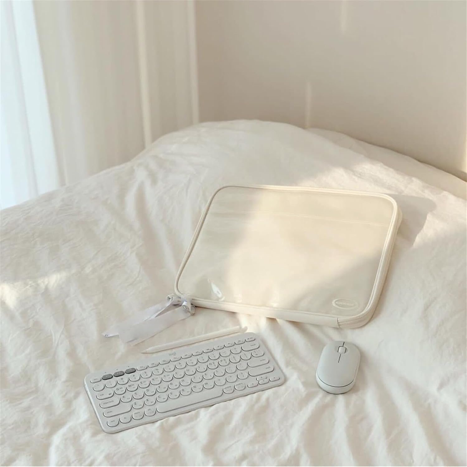 Laptop Sleeve Case, Puffy Laptop Sleeve Cute Laptop Sleeve Bag Laptop Protective Case Waterproof Notebook Storage Bag Tablet Cover for School Office, White(13in)