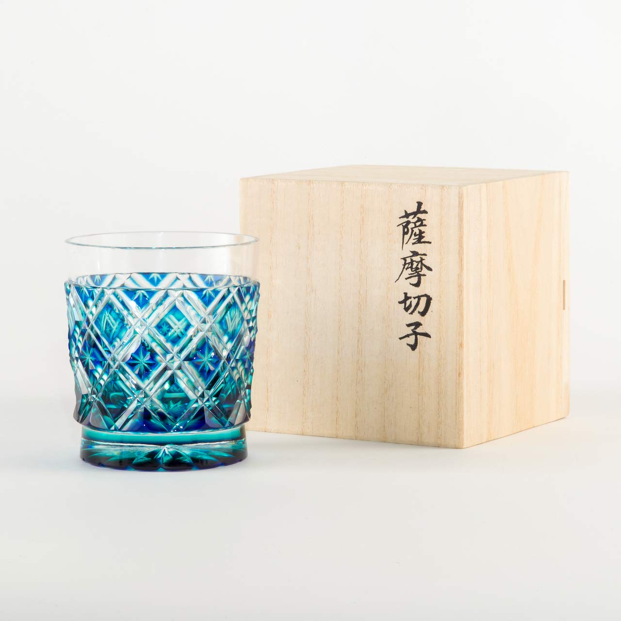 薩摩切子 薩摩びーどろ工芸 作 色被せガラス 切子盃揃 共箱 2客 Amazon | Art & craftworks(アート アンド クラフトワークス) 薩摩切子