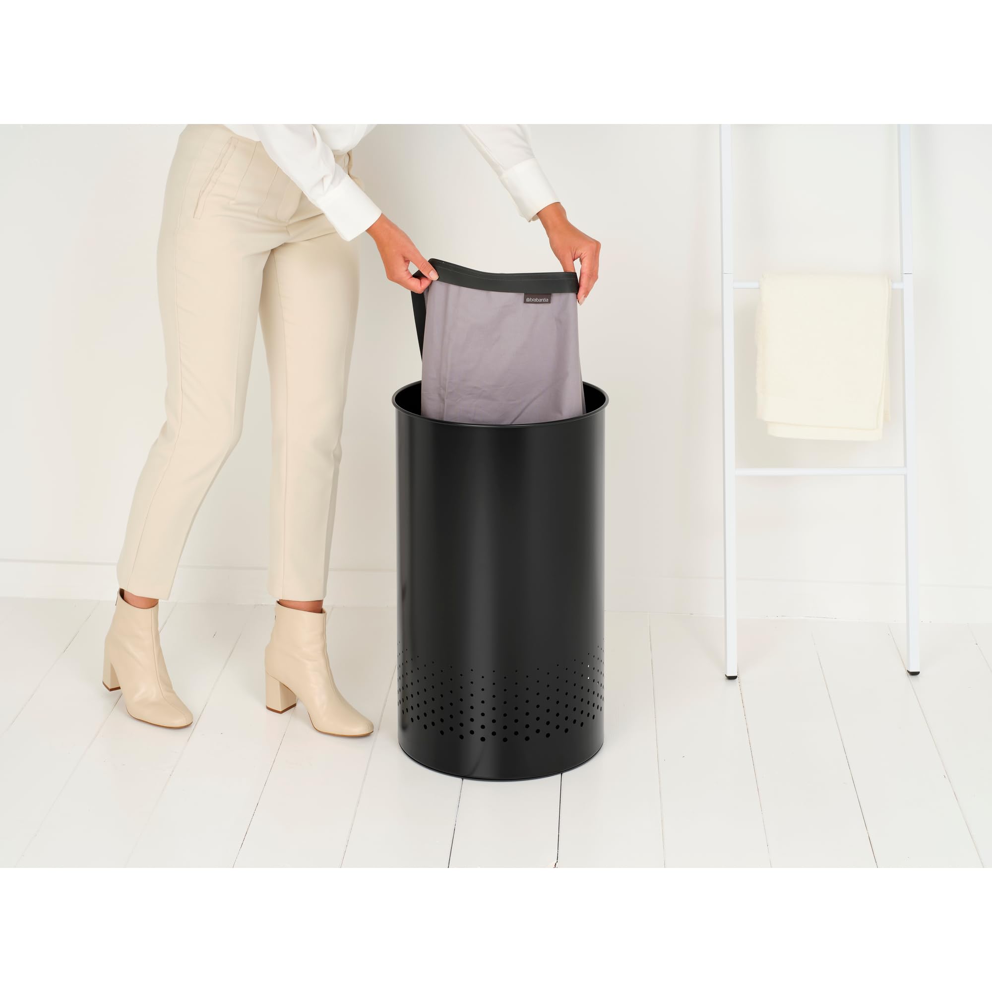 Brabantia Laundry Bin 60L, Plastic Lid, Matt Black