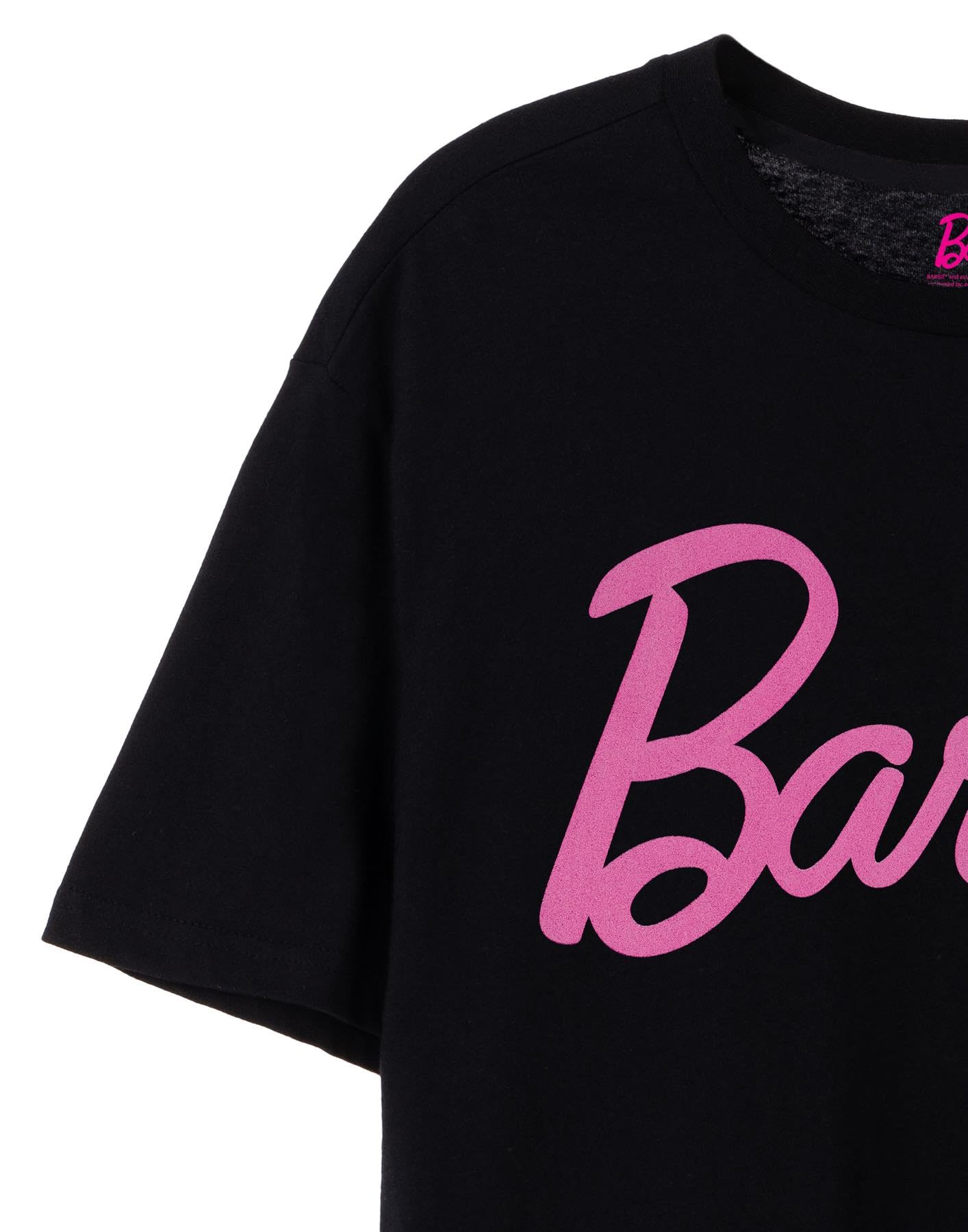 Barbie Femme Rose Classique Logo T-Shirt à Manches Courtes en Noir | Marque emblématique | Top Design à la Mode pour Dames | T-Shirt rétro élégant et Confortable Movie Cadeau de Marchandise
