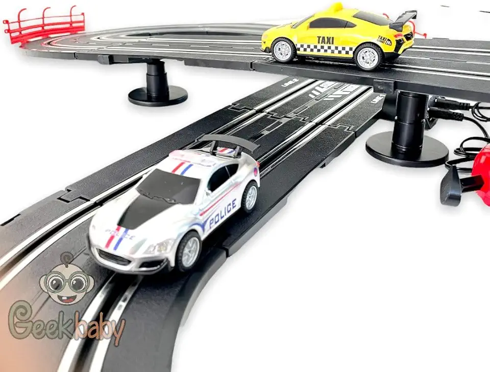 Auto Pista Turbo Run Circuito em Oito com 2 Carrinhos, DM Toys, DMT5892