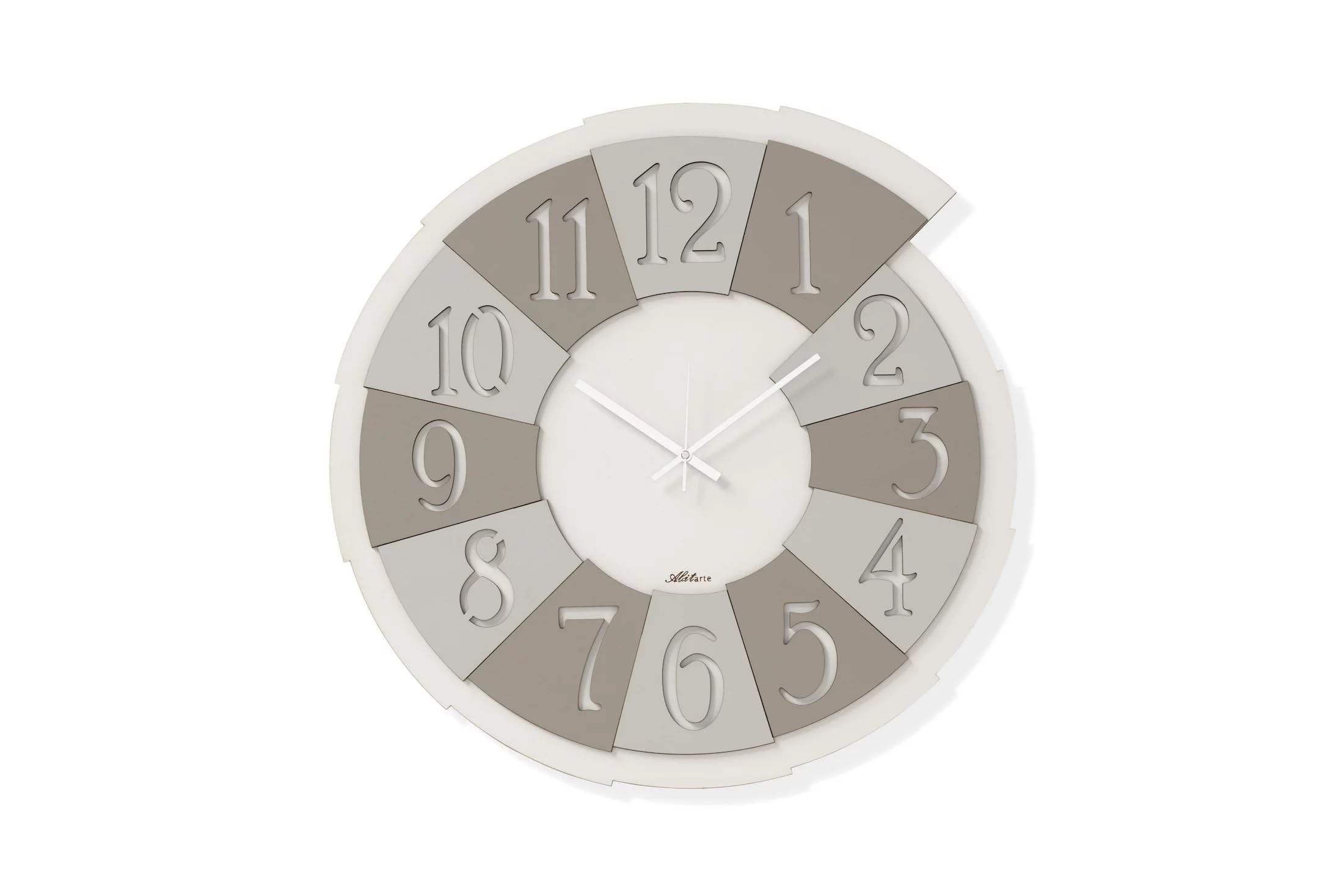 Horloge murale en bois gris d.50 cm avec finitions découpe laser premium