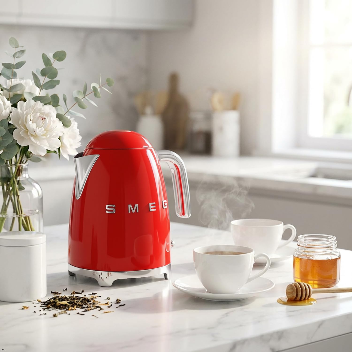 Amazon | Smeg KLF03RDUS 50's Retro Style Aesthetic Electric Kettle