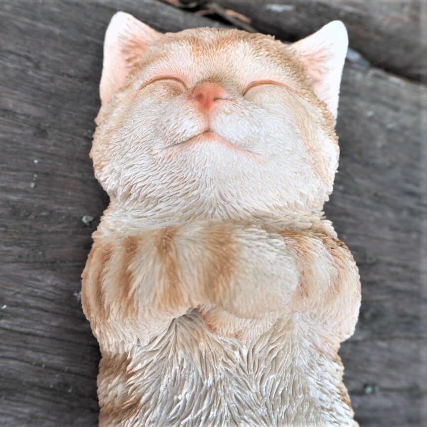 Amazon.co.jp: 猫の置物 茶トラ ごろ寝猫 N13887 キャット