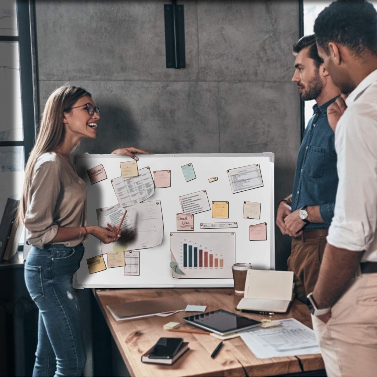 GOPLUS Tableau Blanc Effacable 60 x 40 CM avec Plateau Amovible, Tableau Magnetique Murale, Cadre en Aluminium, Incluant 2 Crochets, 3 Marqueurs, 2 Aimants, 1 Gomme, Idéal pour Bureau, École, Maison