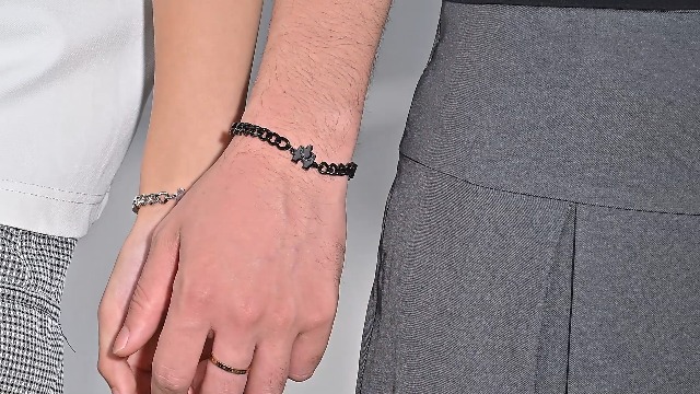 Pulseras a juego para parejas de acero inoxidable miniatura 7