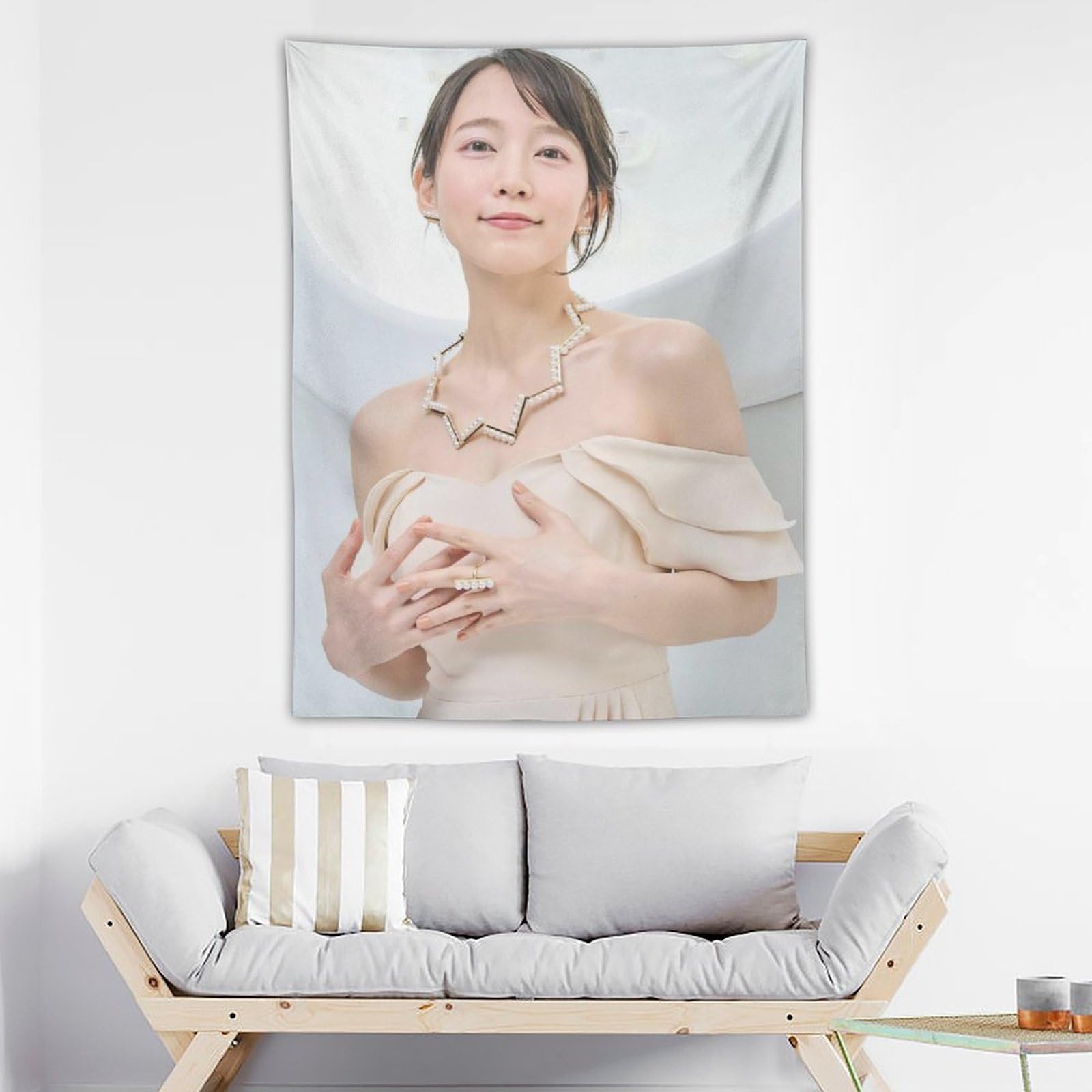 Amazon.co.jp: 吉岡里帆 水着 写真集 ポスター (7) タペストリー 印刷