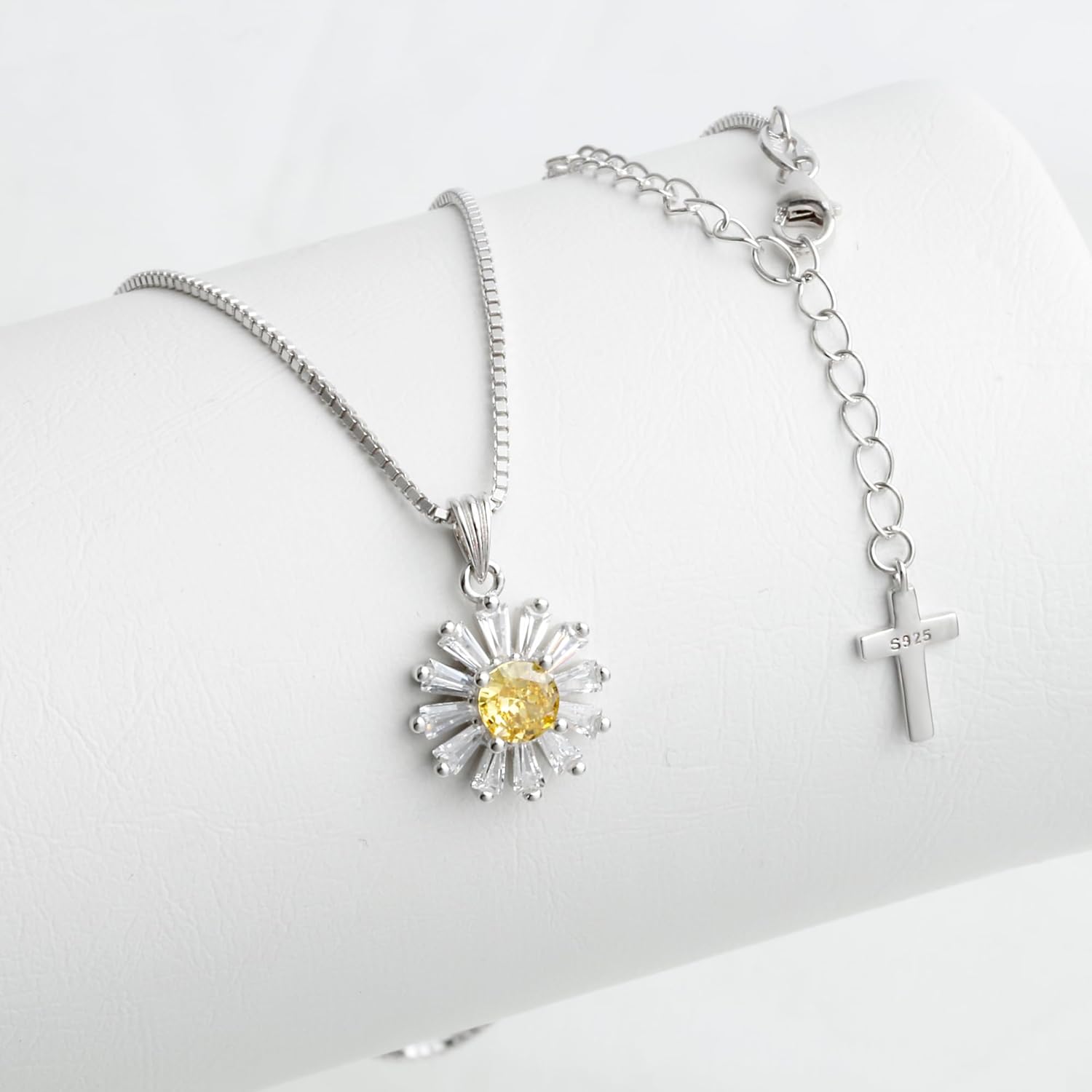 Kakikaki 925 Sterling Silver Sparkly Cute Daisy Flower Pendant Necklace for Women - Image 3