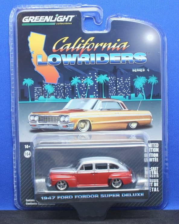 グリーンライト　1947 Ford Fordor Super Deluxe Amazon.com: Greenlight 1/64 1947 Ford Fordor Super Deluxe