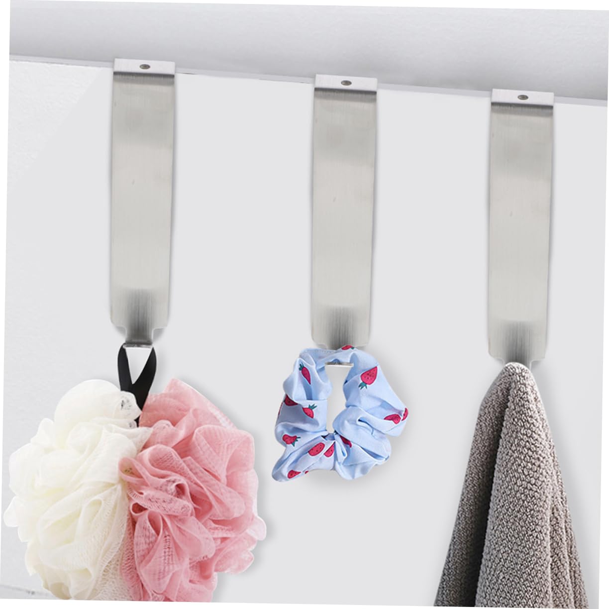 MAGICLULU Diseño Versátil y Resistente de Acero Inoxidable 5 Ganchos para Toallas y Puerta de Ducha para Baño y Colgar Bolsos