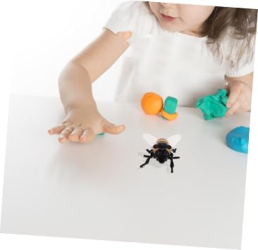 4pcs Realistic Wind-up Bee Manual Metal Jumping Insect Figures for Adults Lifelike Beetle Model Simulation Insect Fly for Halloween Party Favors and Crafting